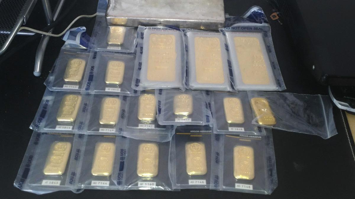 This Man Owns 4.5kg of Gold ‘in Case of War’